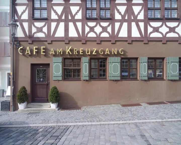 Am Kreuzgang